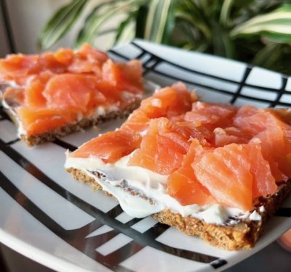 Tosta de salmon con queso