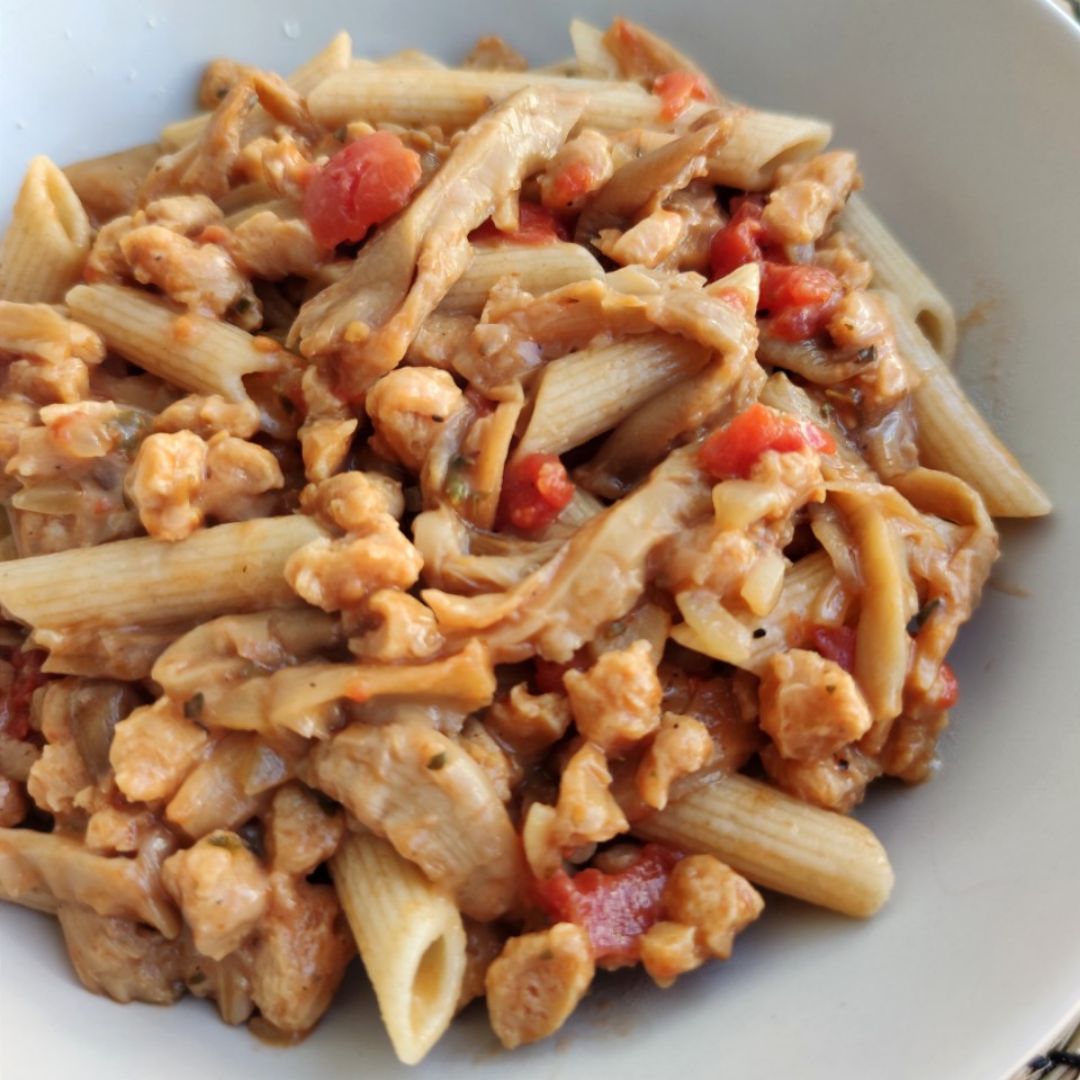 Pasta con soja texturizada y setas Pasta con soja texturizada y setas