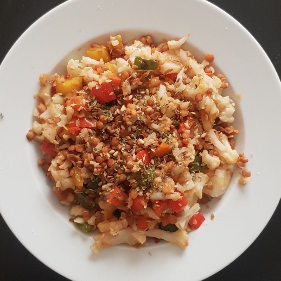 Lentejas, coliflor y pimientos Lentejas, coliflor y pimientos