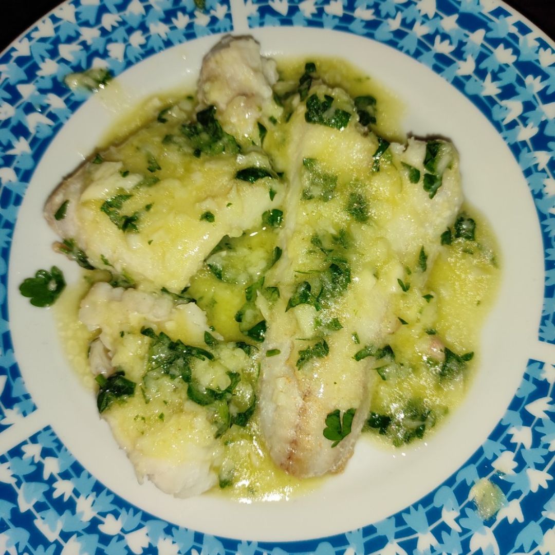 Rosada a la plancha con ajiperejil