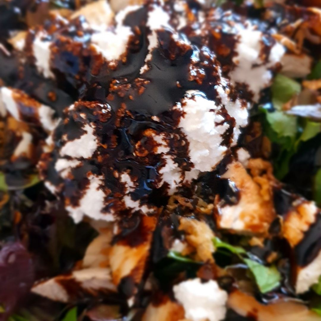 Ensalada con Pollo y Requeson Ensalada con Pollo y Requeson