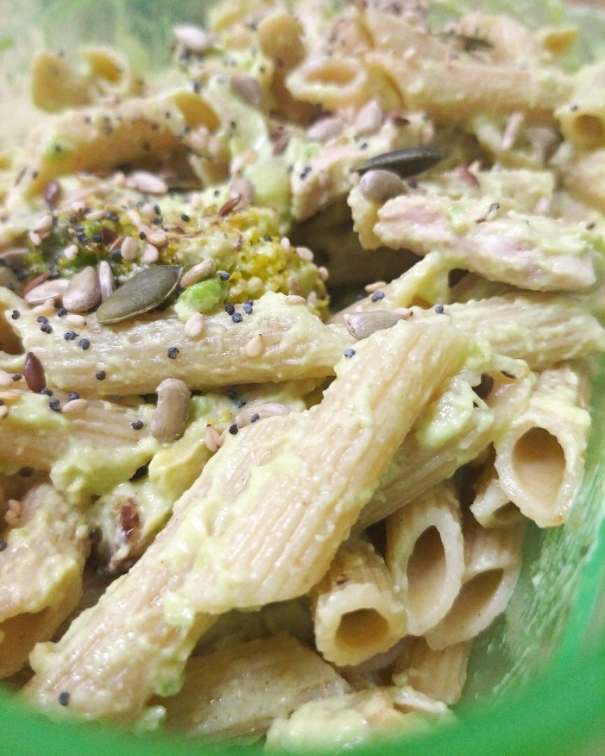 Pasta integral con aguacatesa😂 Pasta integral con aguacatesa😂
