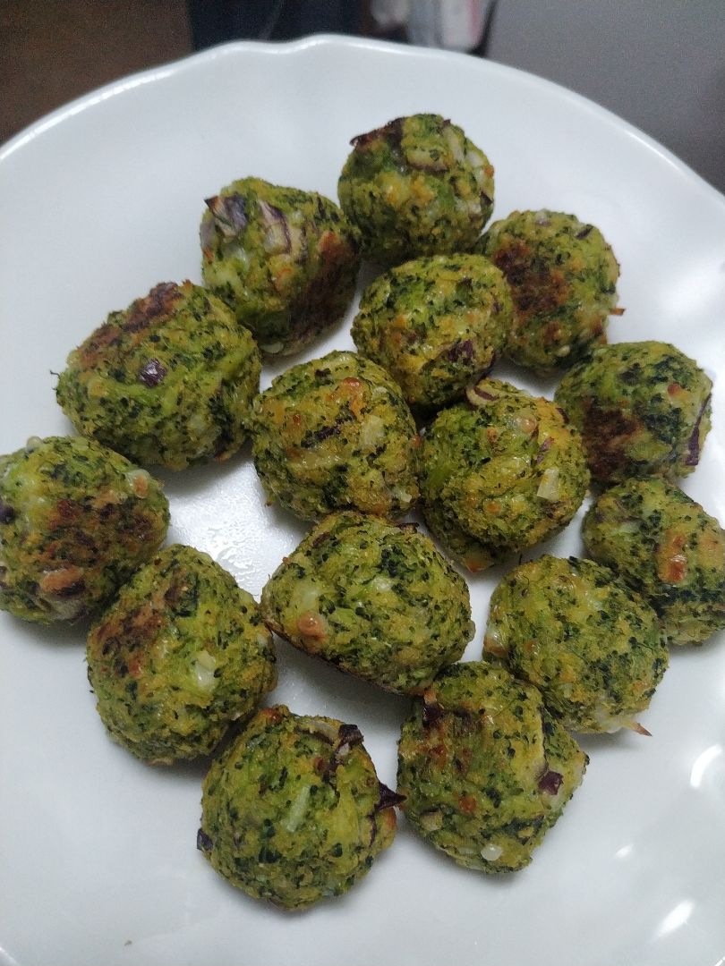 Bolitas brócoli y queso Bolitas brócoli y queso