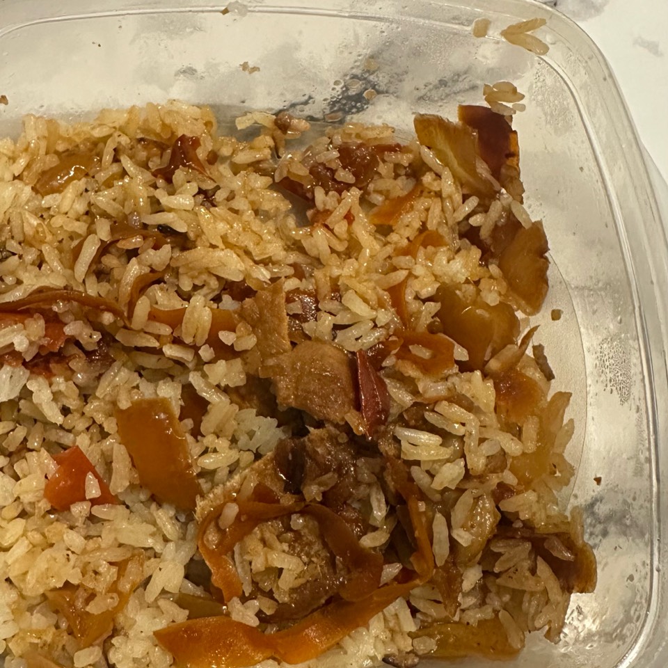 Lomo de cerdo con verduras y salsa de soja con arroz Lomo de cerdo con verduras y salsa de soja con arroz