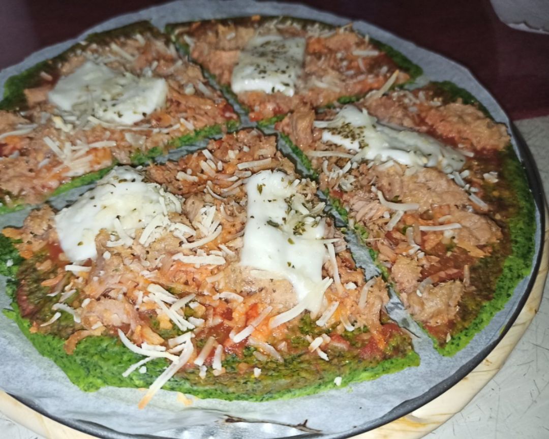 Pizza base espinacas con atún Pizza base espinacas con atún