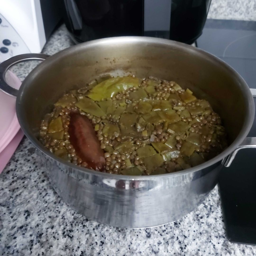 Lentejas con verduras y chorizo
