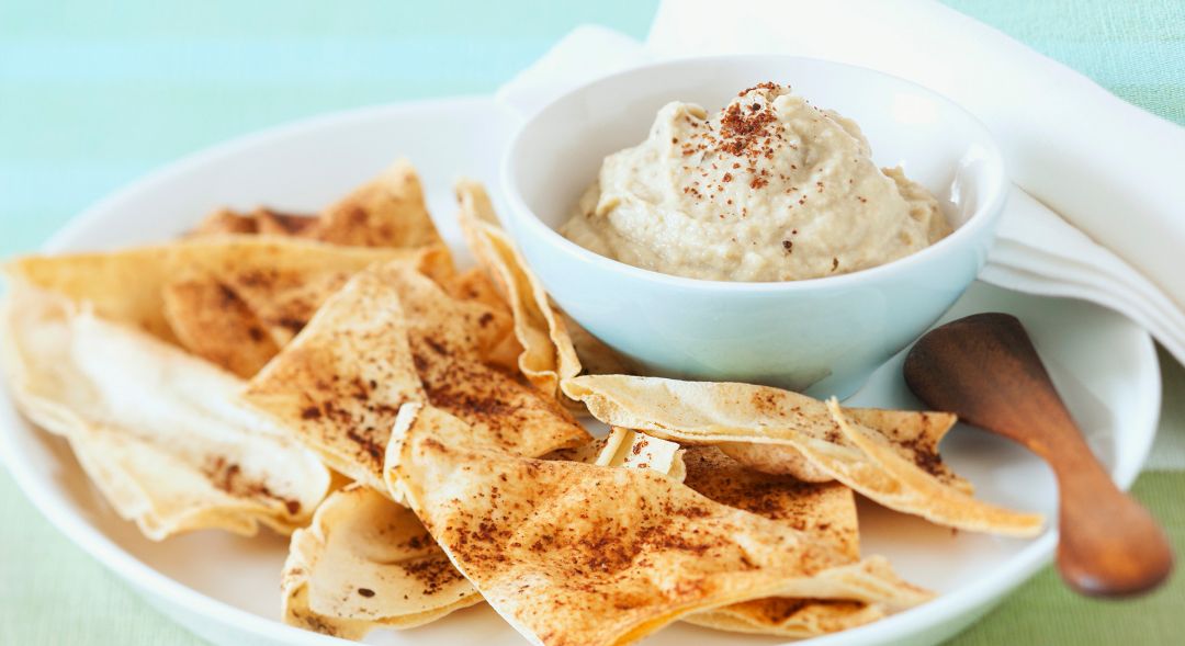 Hummus con zanahoria y nachos Hummus con zanahoria y nachos