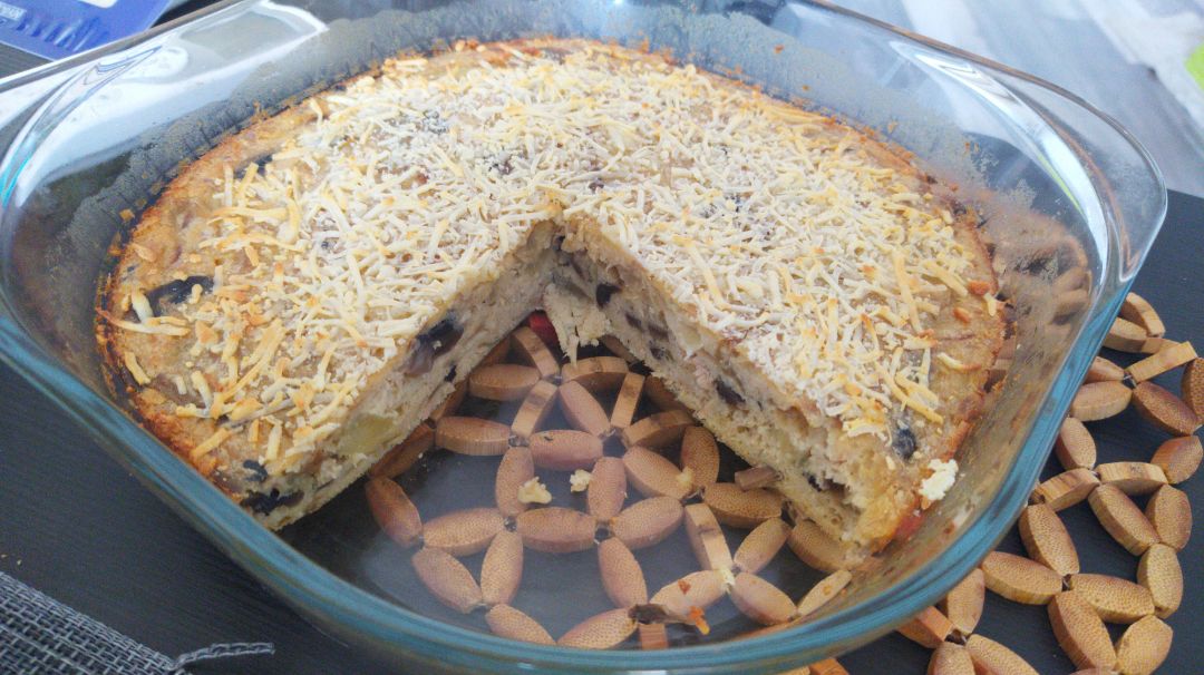 Pastel salado de verduras, atún y queso. Pastel salado de verduras, atún y queso.