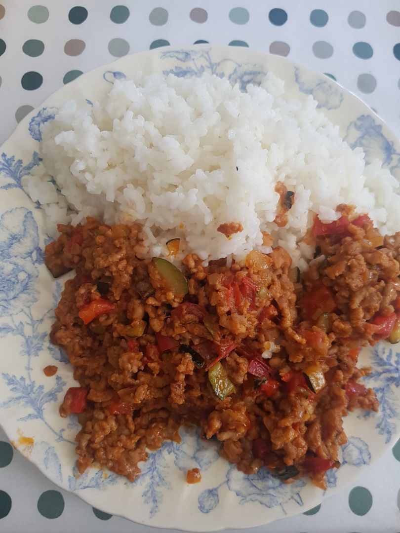 Pisto de verduras con arroz blanco Pisto de verduras con arroz blanco