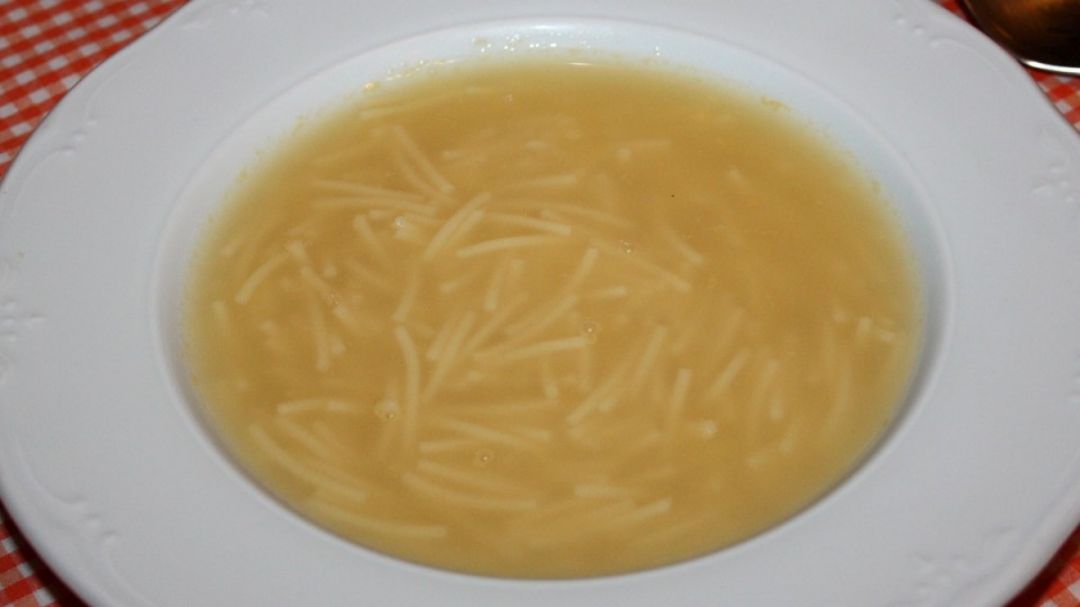 Sopa con garbanzos Sopa con garbanzos