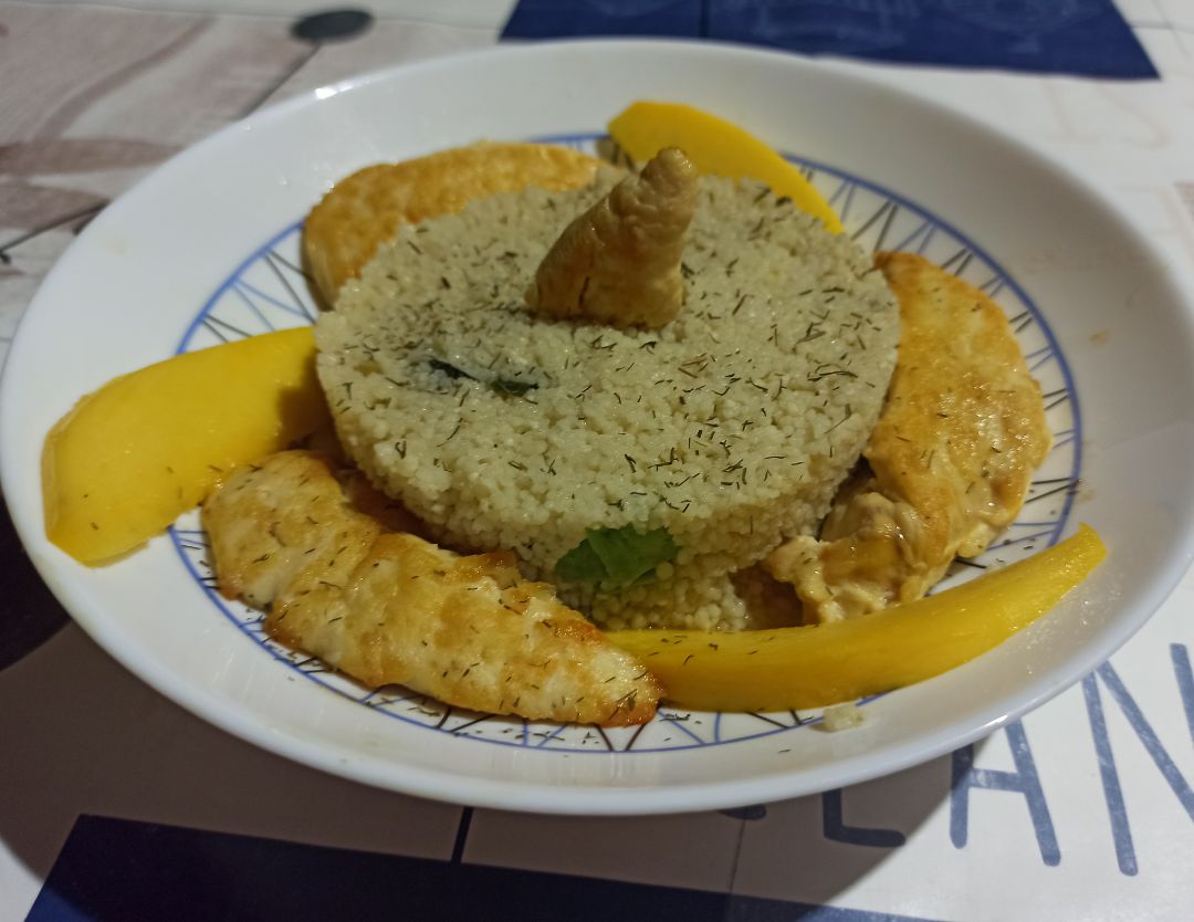 Cuscús con menta, mango y pollo Cuscús con menta, mango y pollo