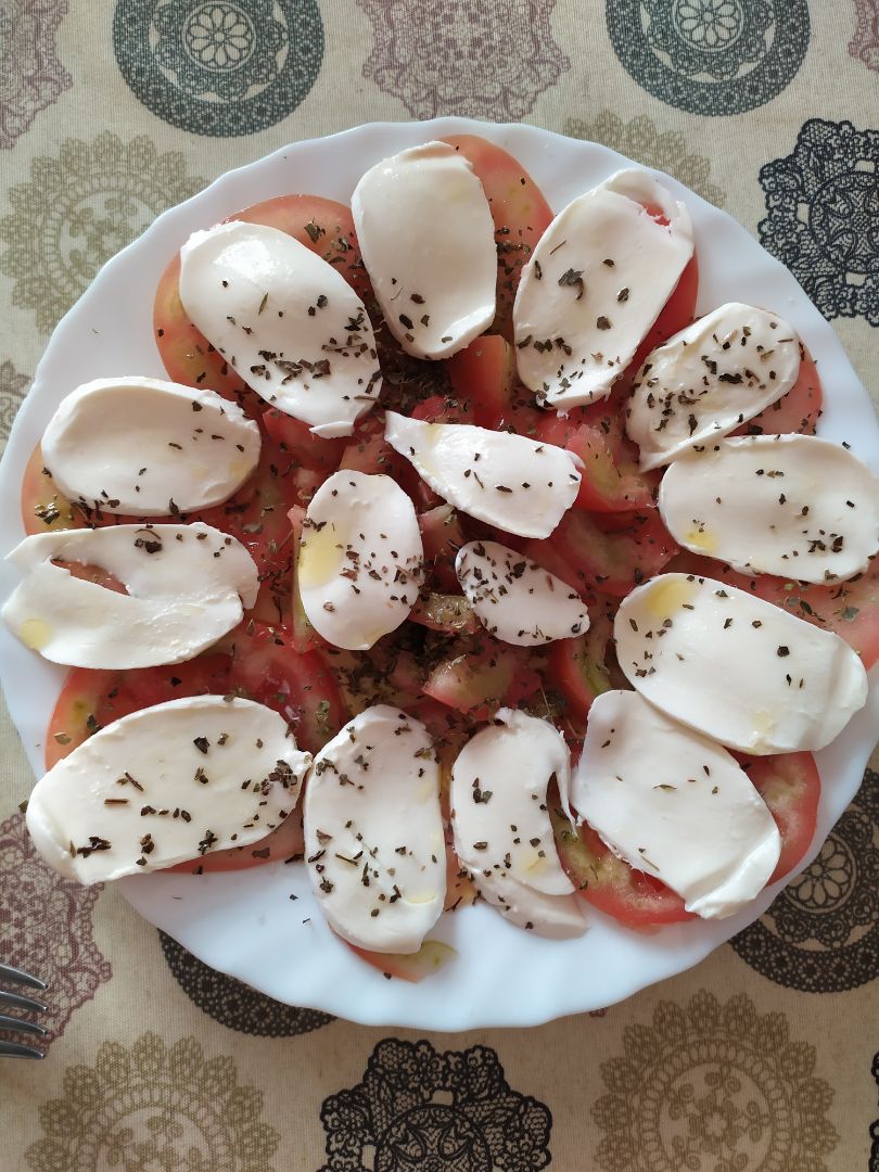 Ensalada caprese 🍅🍅 Ensalada caprese 🍅🍅