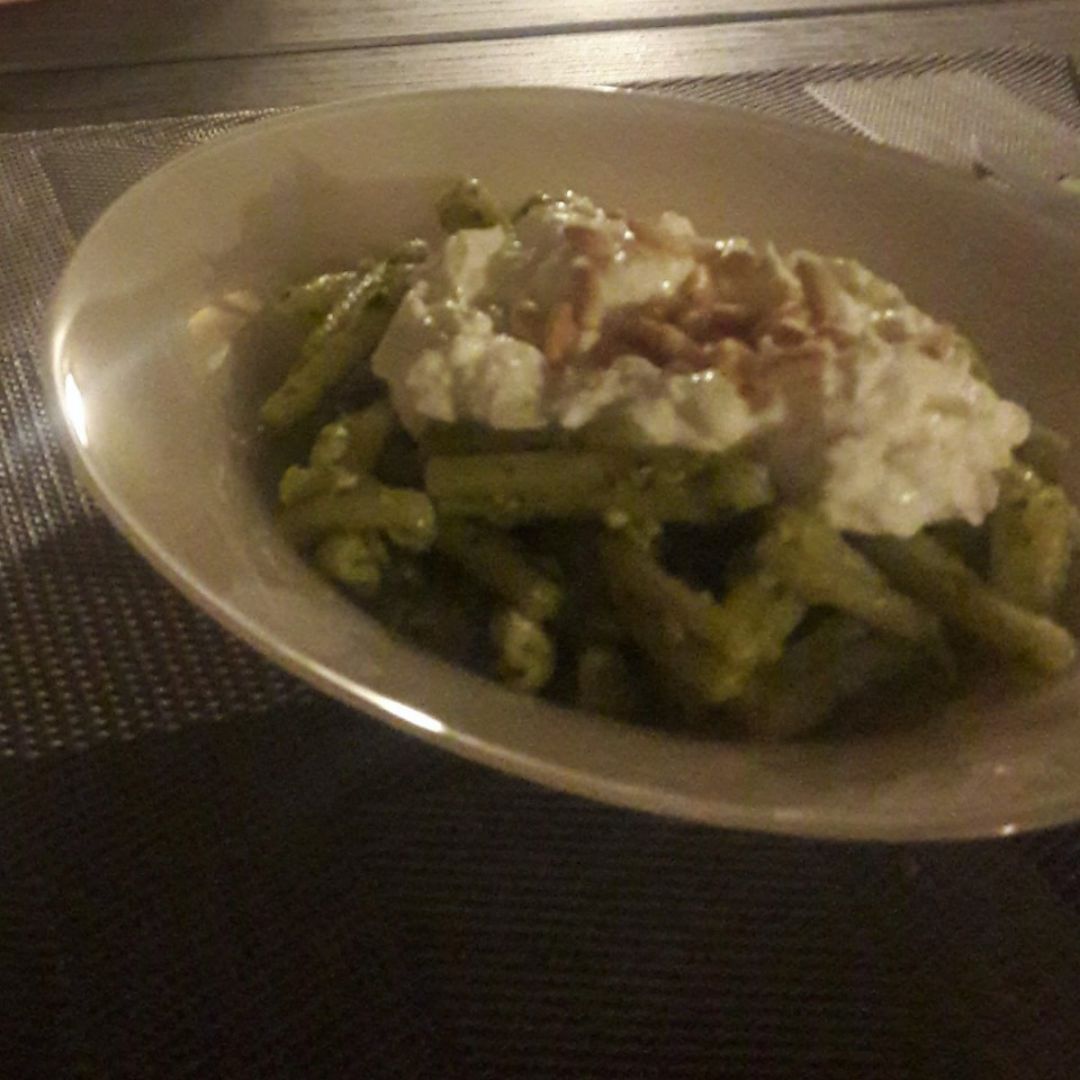 Pasta pesto e burrata Pasta pesto e burrata