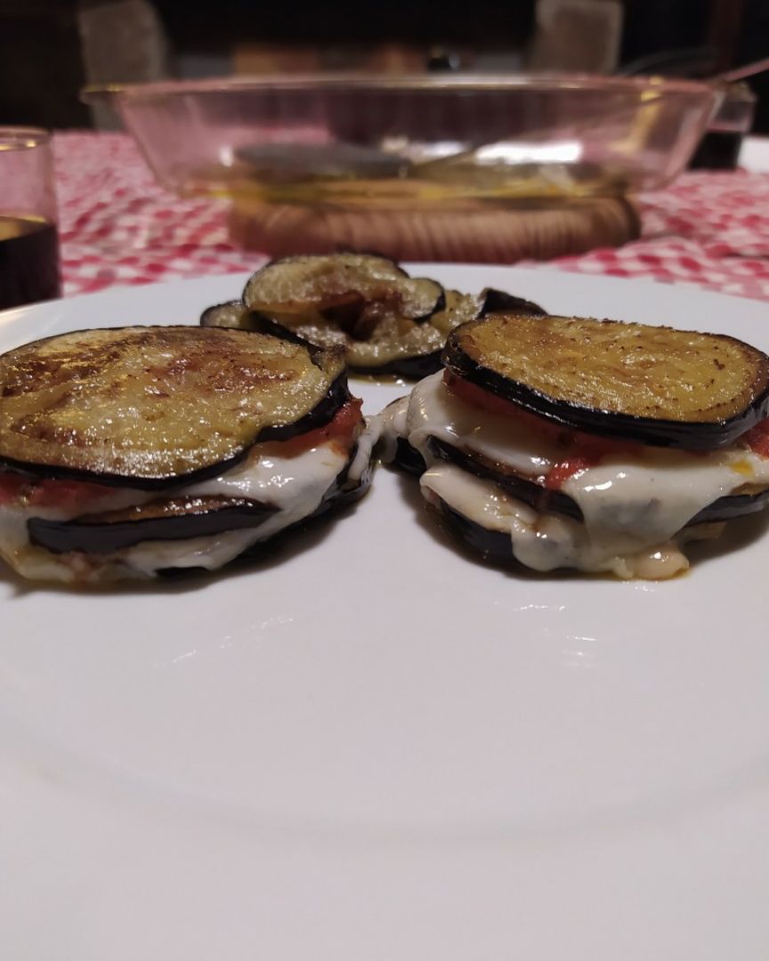 Berenjenas con queso, tomate y hierbas de provenza Berenjenas con queso, tomate y hierbas de provenza