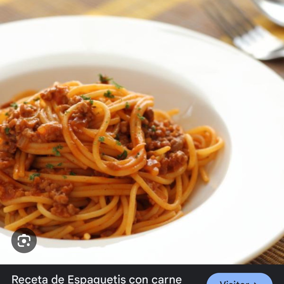Pasta con carne picada y tomate frito Pasta con carne picada y tomate frito