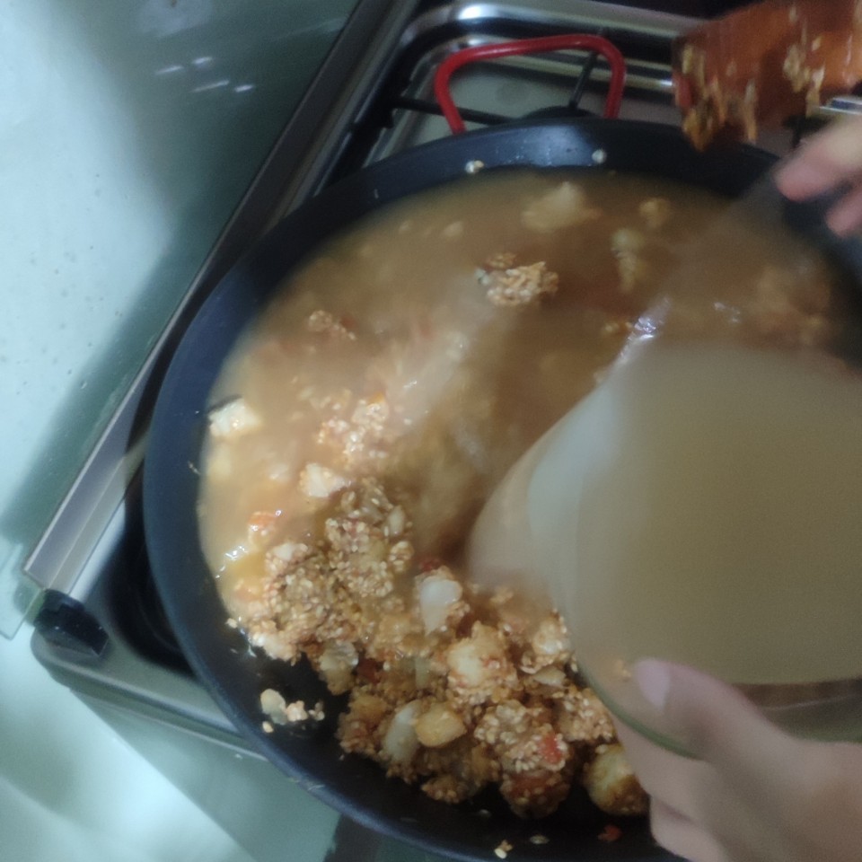Arroz con Bacalao y Cebolla🥘🧅🐟 Paso 1