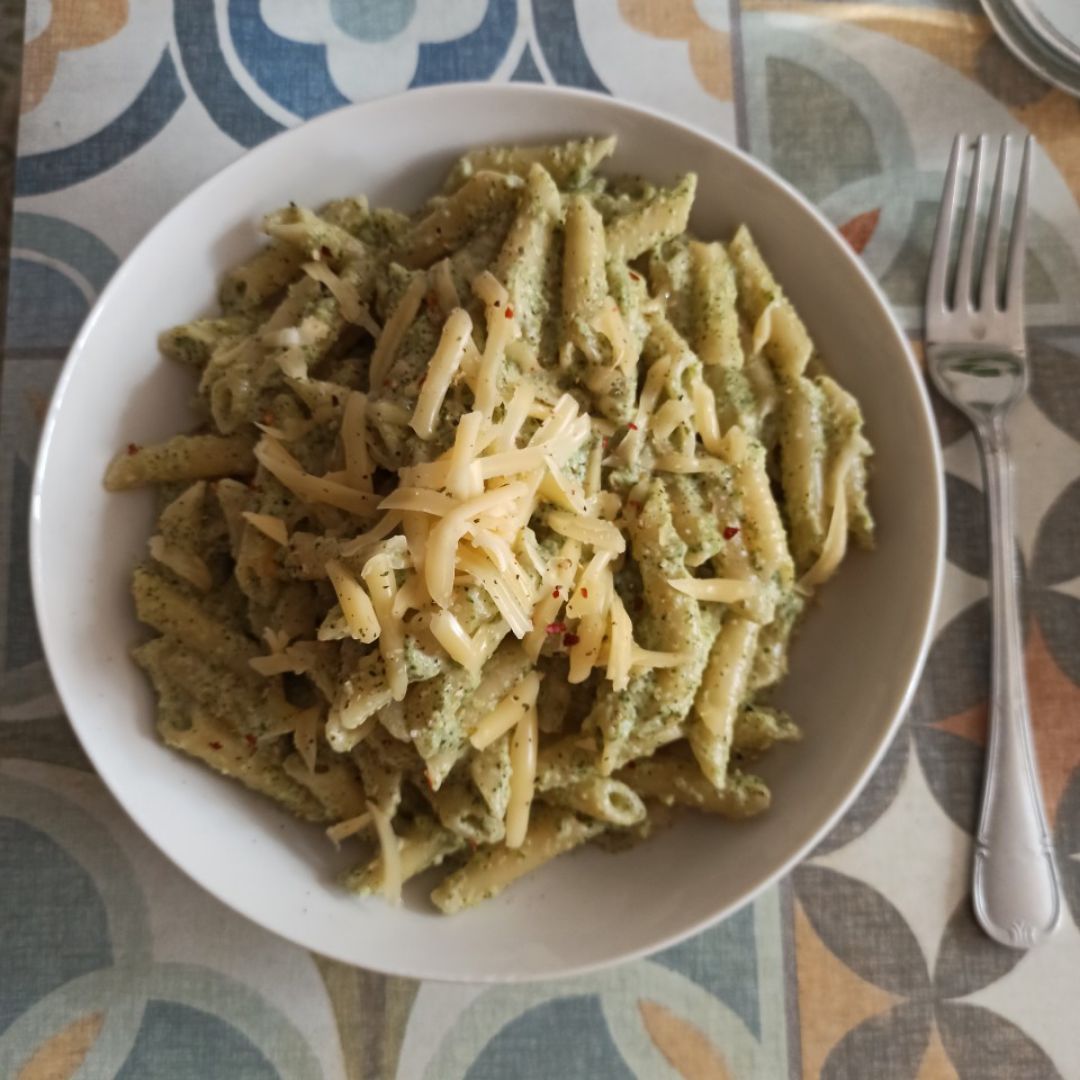 Pasta con salsa de brócoli. 