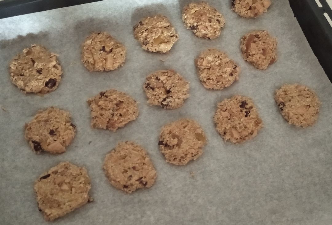 Galletas de avena, plátano y manzana Paso 3