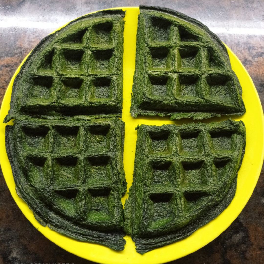 Gofres de espinacas, espirulina y queso batido 0%