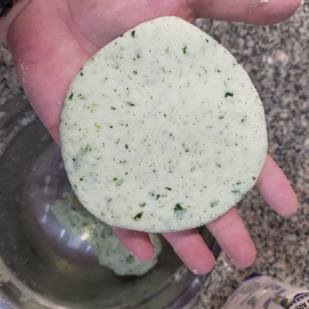 Arepas de espinacas rellenas con pollo y aguacate Paso 7 Arepas de espinacas rellenas con pollo y aguacate Paso 7