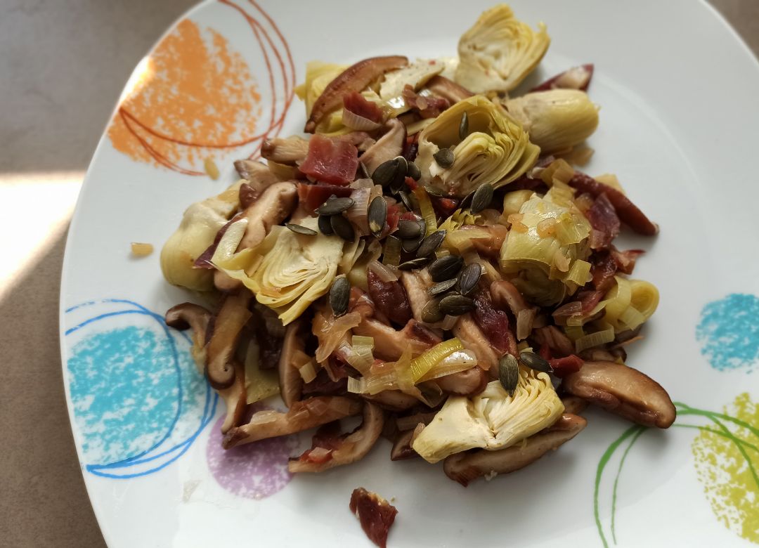 Alcachofas y setas con jamón Alcachofas y setas con jamón