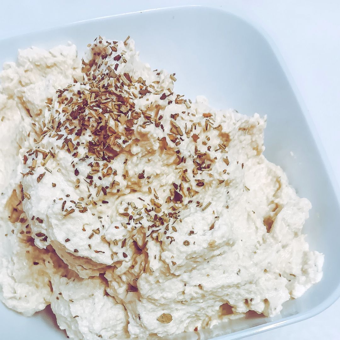 Queso crema vegano a las finas hierbas Queso crema vegano a las finas hierbas