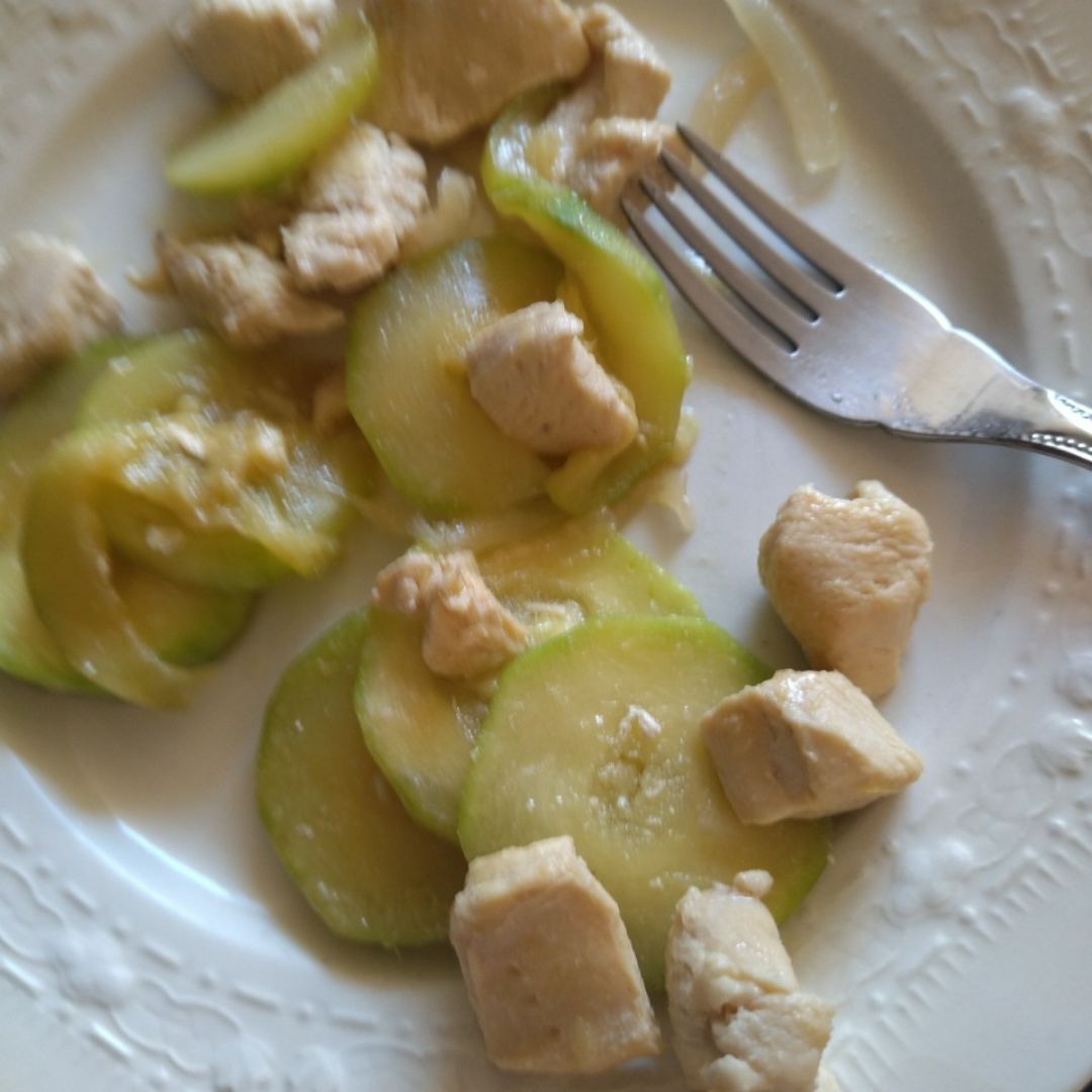 Pollo con calabacín Pollo con calabacín