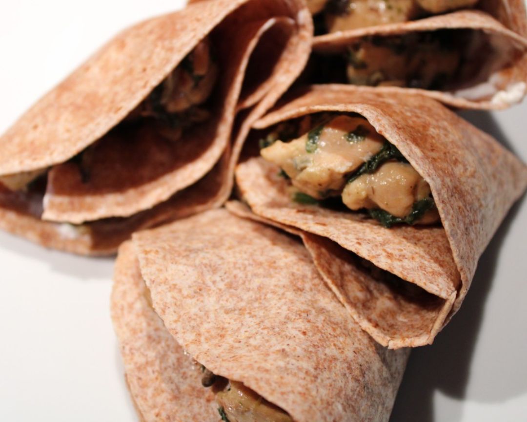Wrap de solomillo de pavo con espinacas,queso gorgonzola y champiñones. Wrap de solomillo de pavo con espinacas,queso gorgonzola y champiñones.