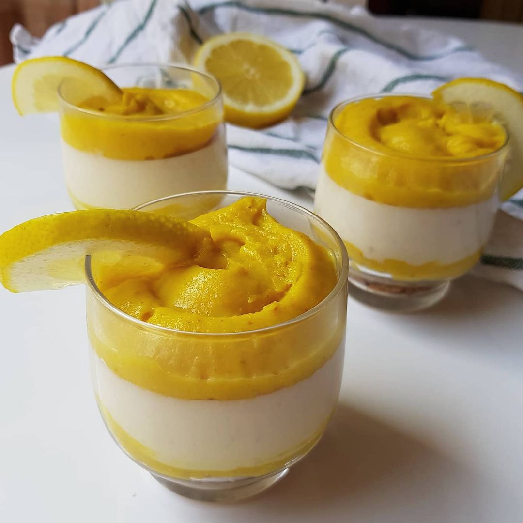 TARTA DE YOGUR CON LEMON CURD 🍋 TARTA DE YOGUR CON LEMON CURD 🍋