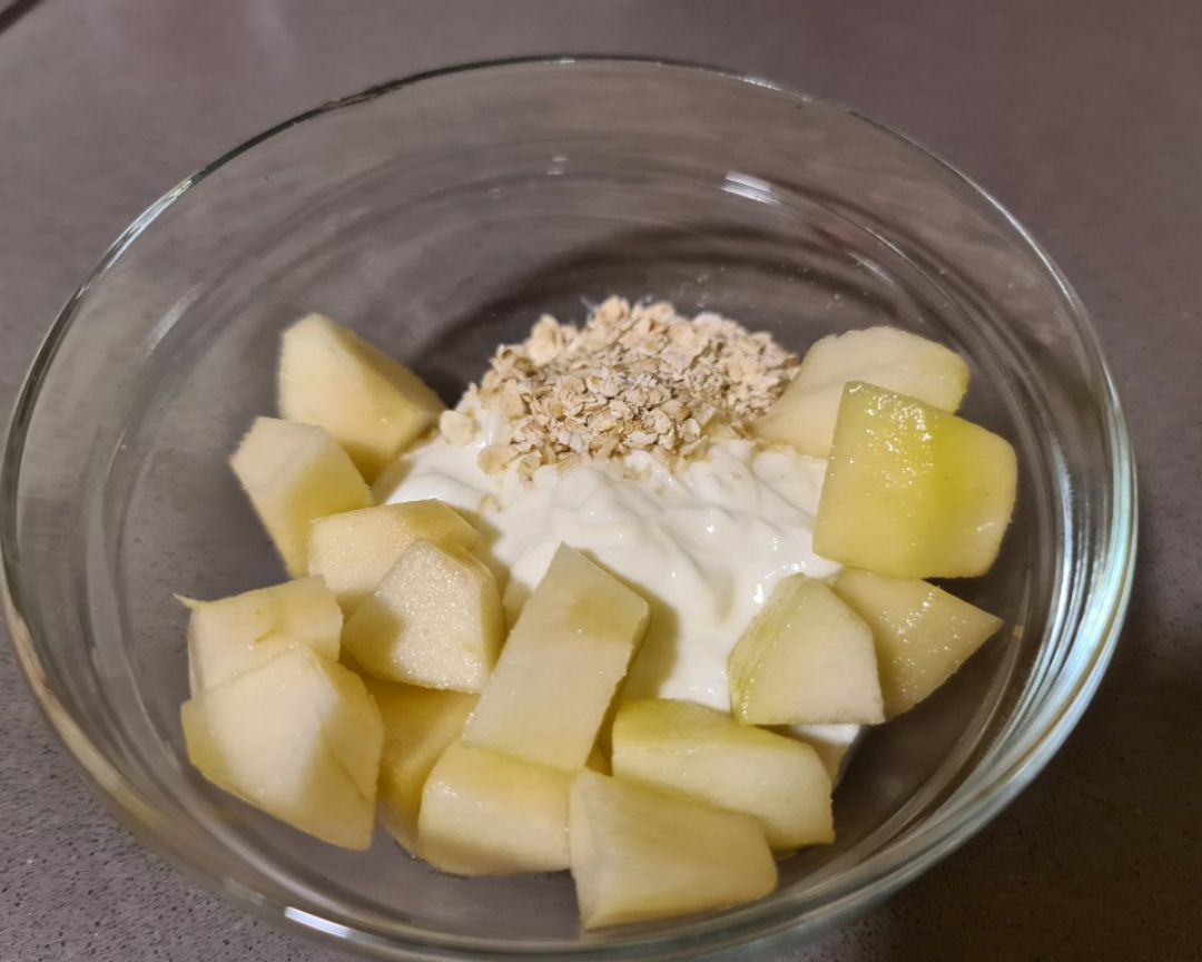 Bol yogurt ,avena y pera Bol yogurt ,avena y pera