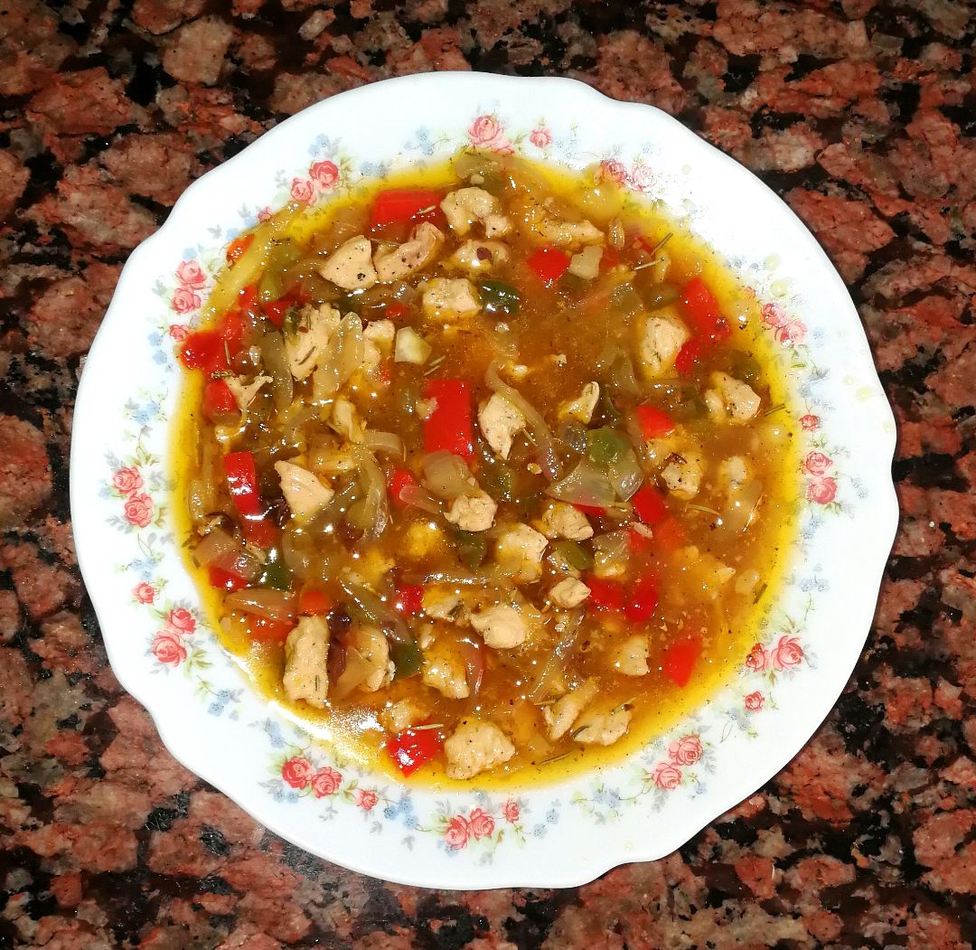 Pollo en salsa de almendras, romero y verduras 🍲🍗 Pollo en salsa de almendras, romero y verduras 🍲🍗