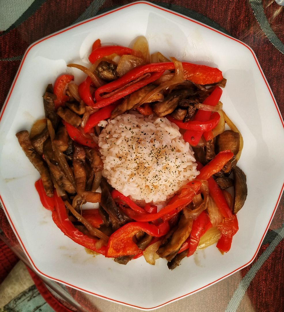 Verdura 🍆🌶️ asada con arroz 🍚 Verdura 🍆🌶️ asada con arroz 🍚