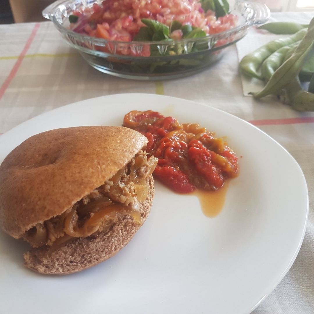 Pulled pork con pan bao integral Pulled pork con pan bao integral