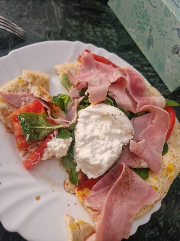 Pizza de burrata baja en hidratos 