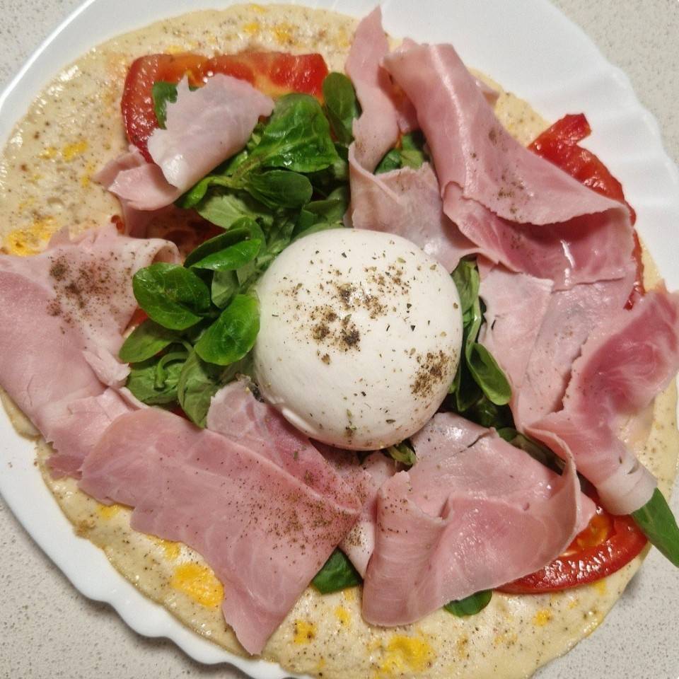 Pizza de burrata baja en hidratos 