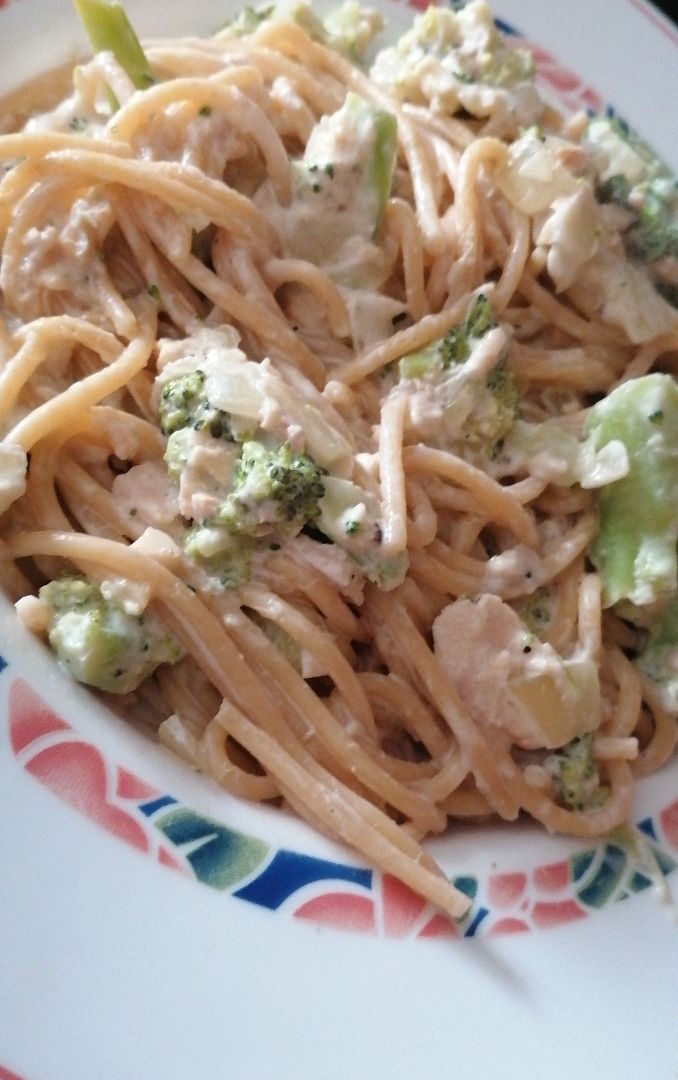 Spaghetti con Brócoli y Salmón Spaghetti con Brócoli y Salmón