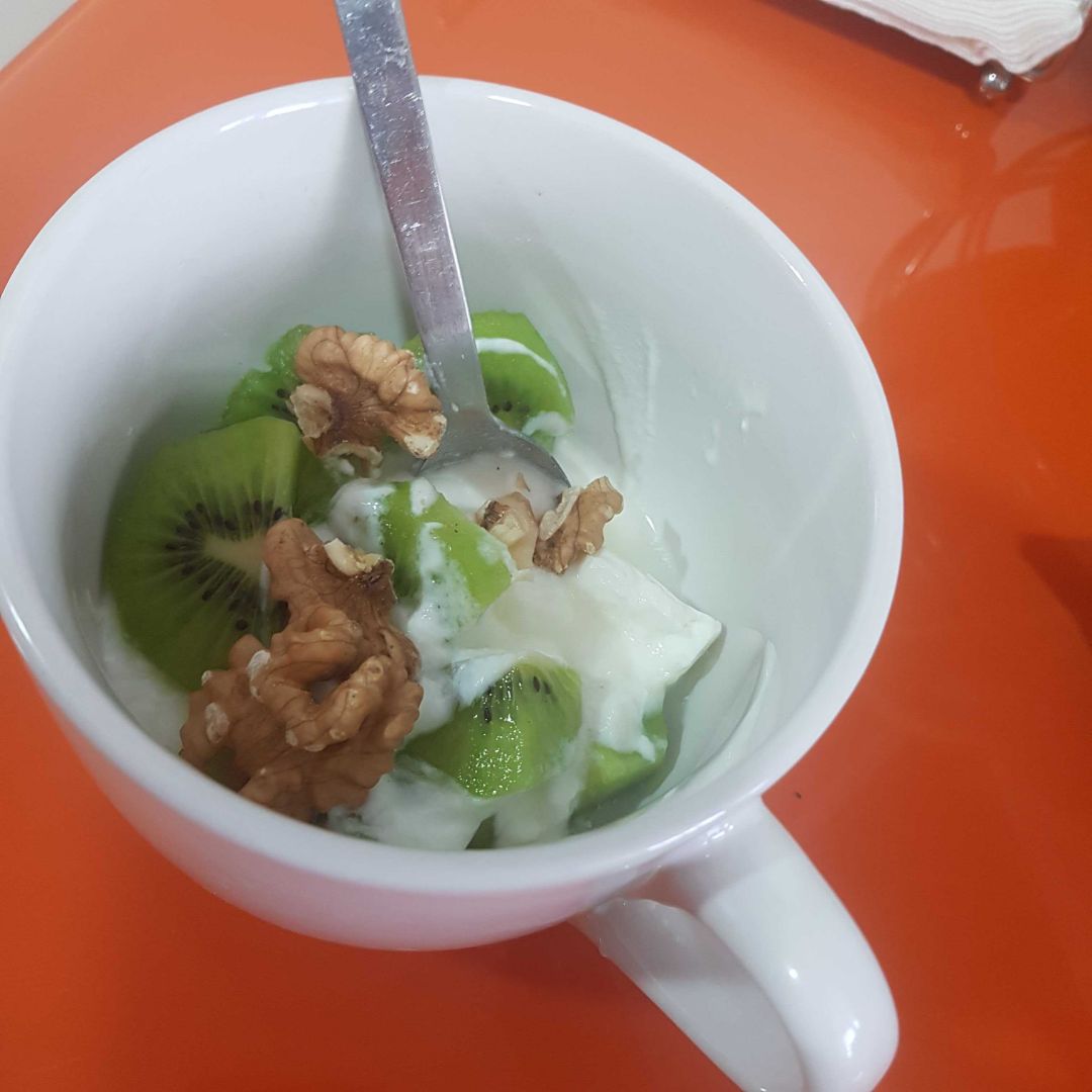 Yogurt con kiwi Yogurt con kiwi