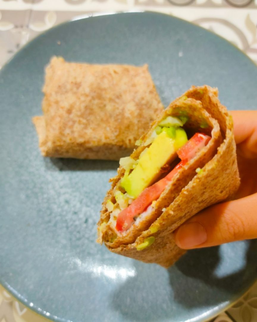 Tortillas de aguacate y tomate. Tortillas de aguacate y tomate.