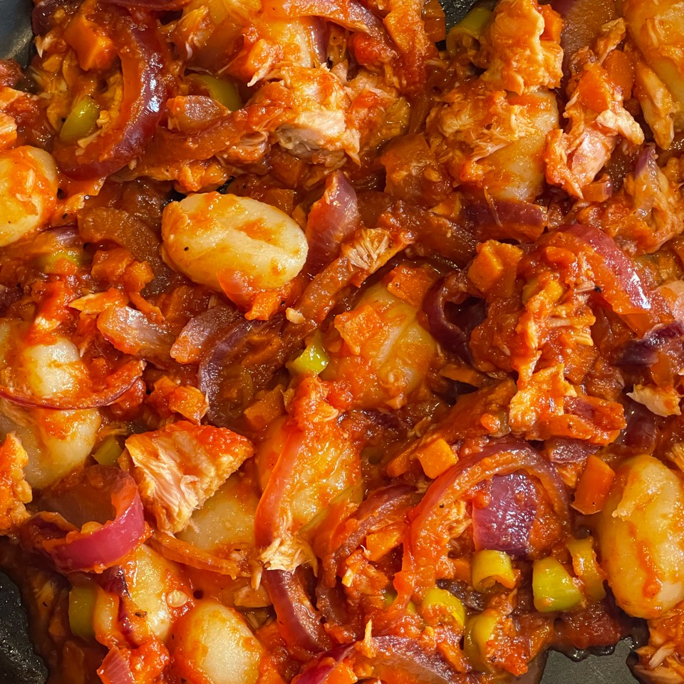 ÑOQUIS CON ATÚN Y TOMATE