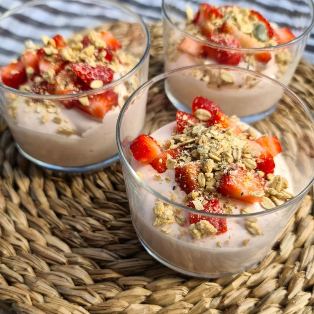 Vasitos de mascarpone y fresa Vasitos de mascarpone y fresa