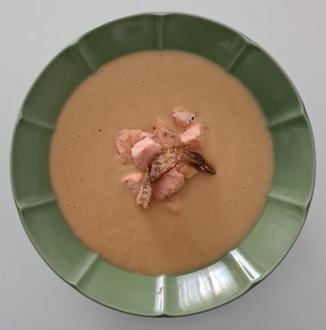 Crema de alubias con salmón Crema de alubias con salmón
