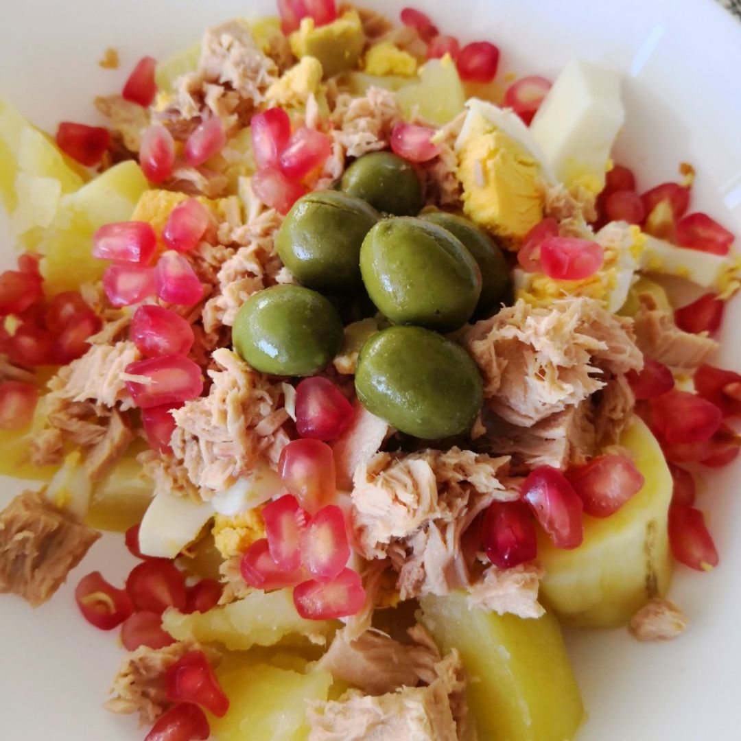 Ensalada templada de patata y granada Ensalada templada de patata y granada