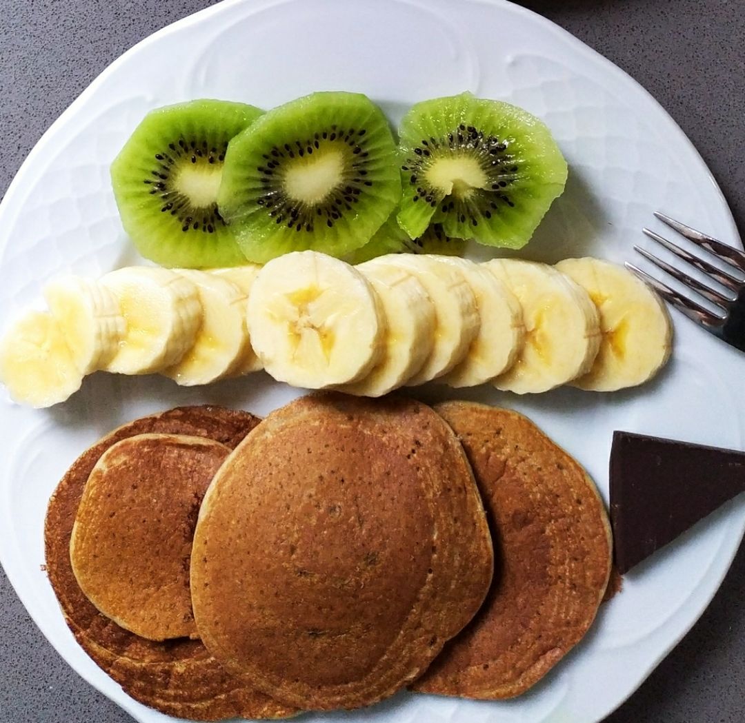 Pancakes con fruta 🥞🥝 Pancakes con fruta 🥞🥝