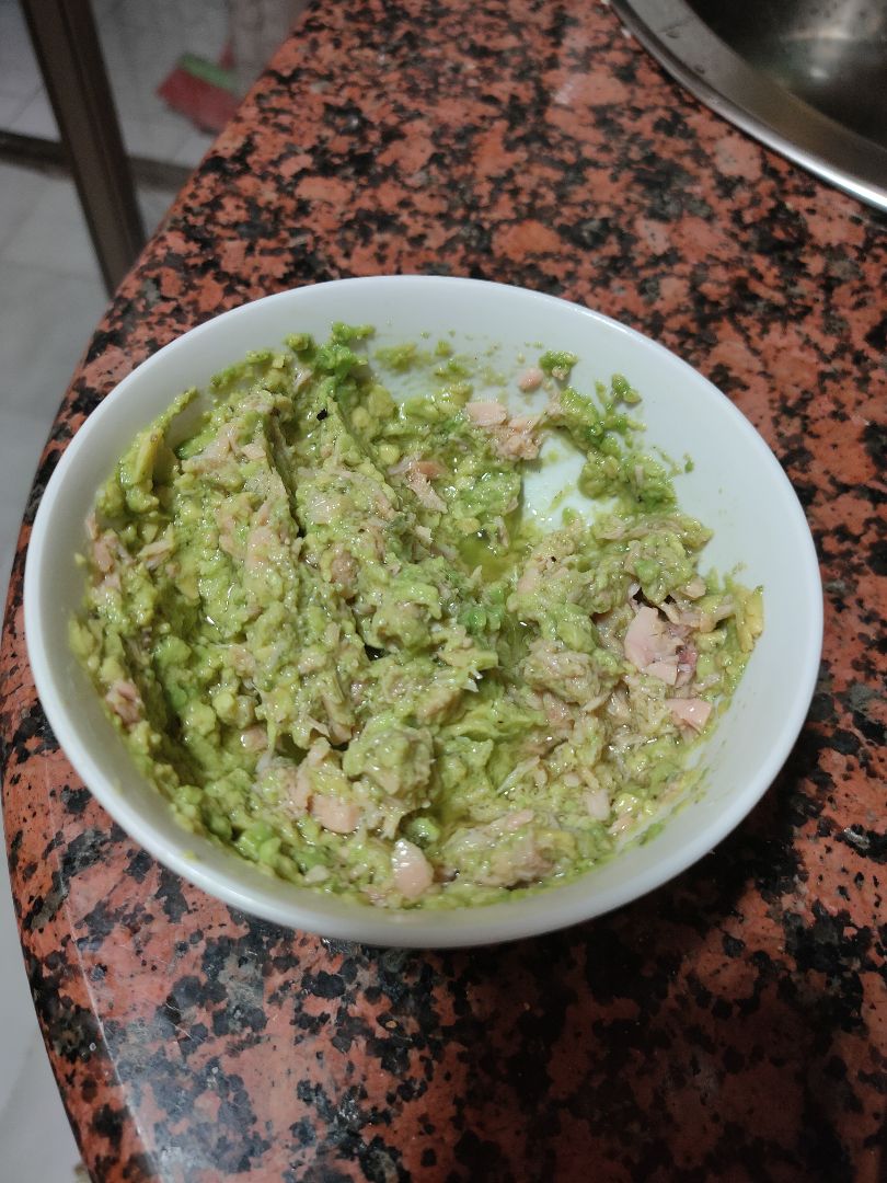 Tosta de aguacate, atún y pimientos del piquillo 🍞🥑🌶️ Paso 0 Tosta de aguacate, atún y pimientos del piquillo 🍞🥑🌶️ Paso 0