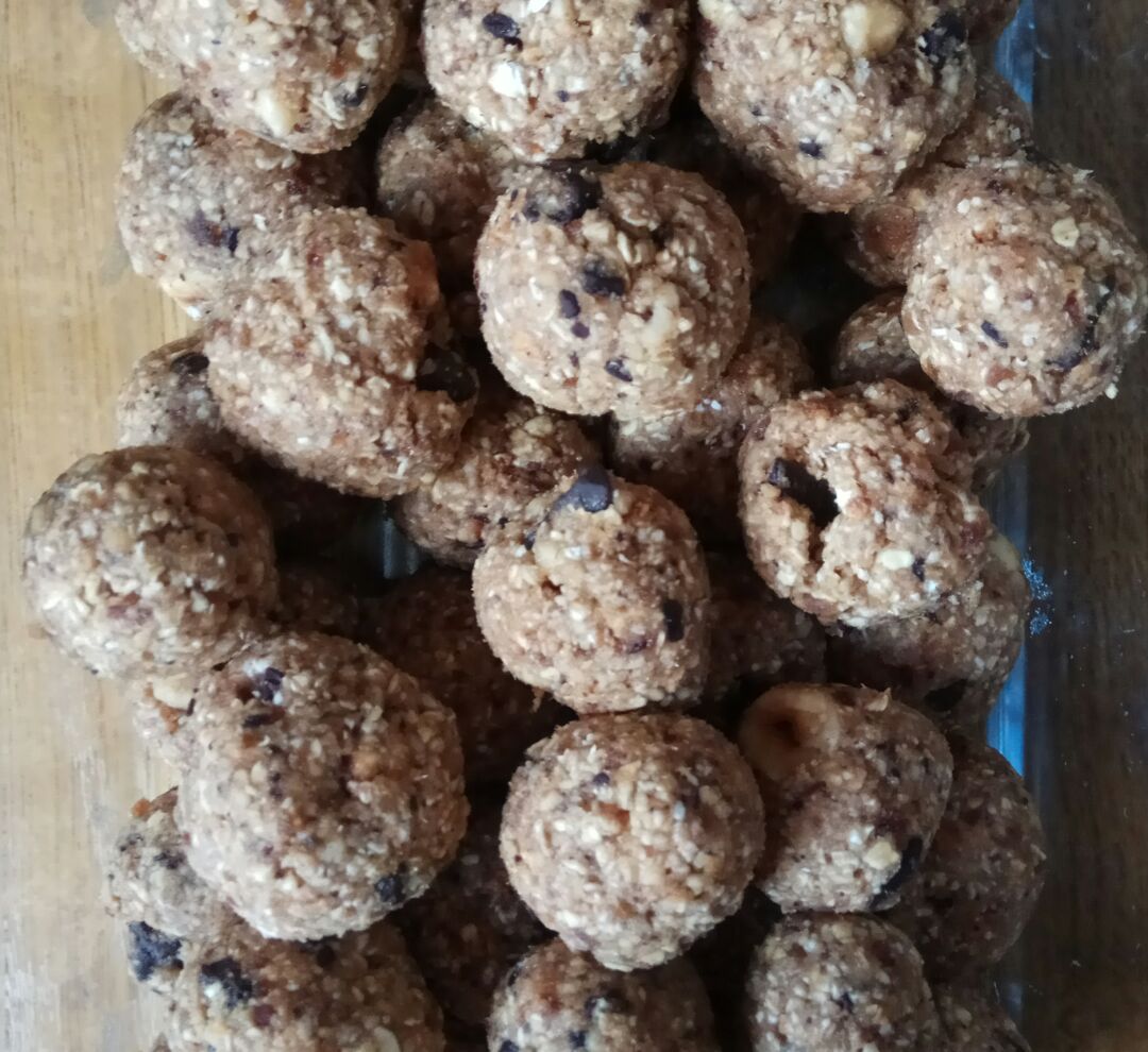Bolitas energéticas de avena y avellanas con robot de cocina Paso 6 Bolitas energéticas de avena y avellanas con robot de cocina Paso 6