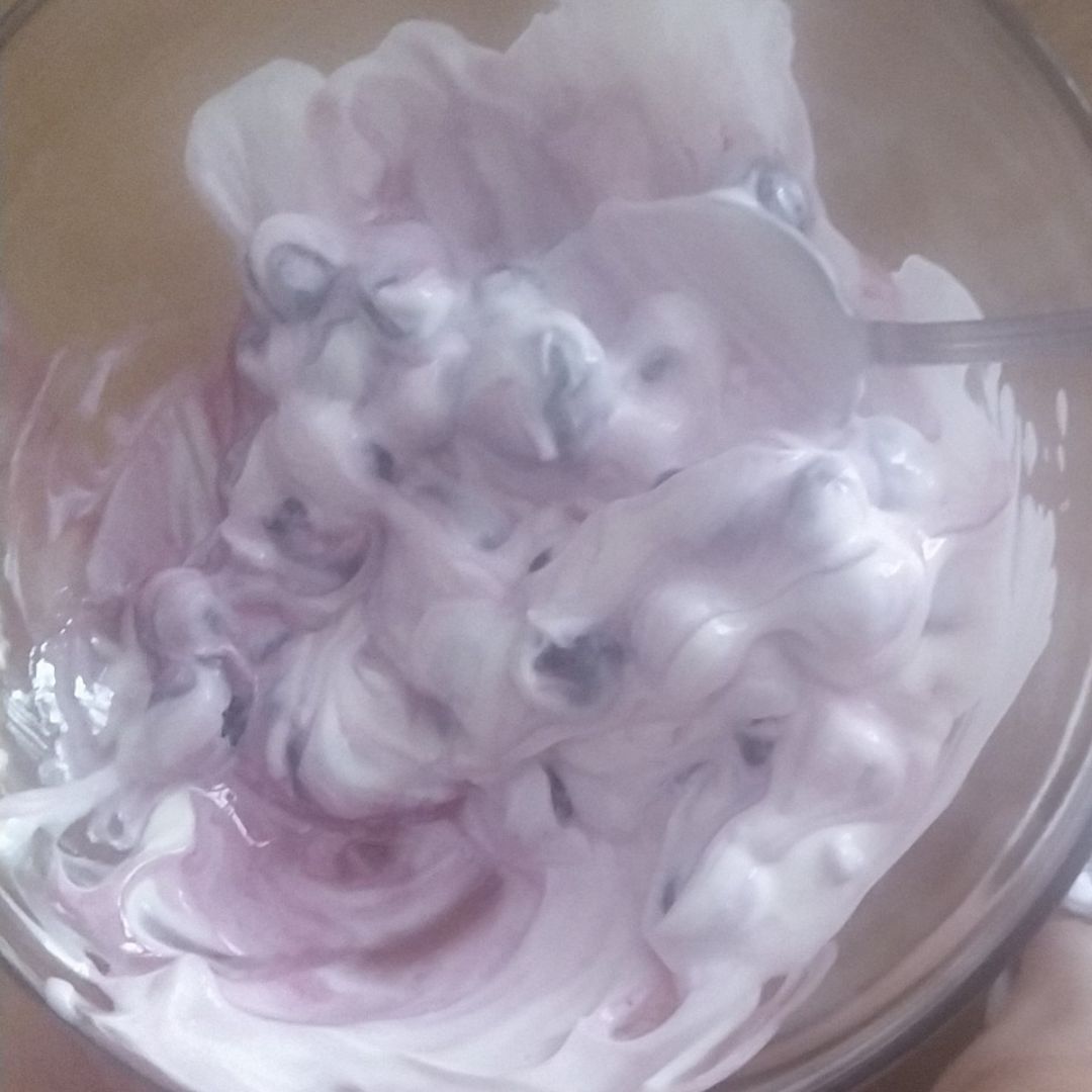 Yogur griego con arándanos Yogur griego con arándanos