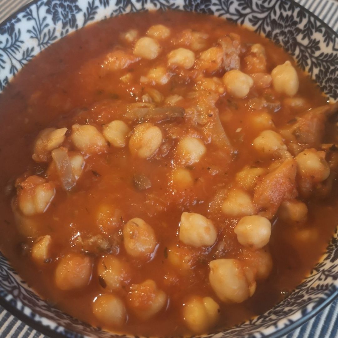 Garbanzos guisados con setas y tomate Garbanzos guisados con setas y tomate