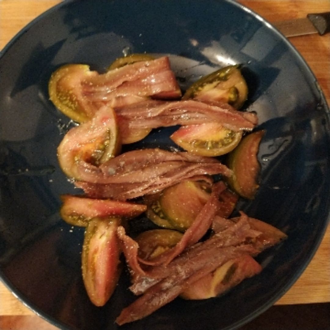 Tomate con anchoas del Cantábrico Tomate con anchoas del Cantábrico