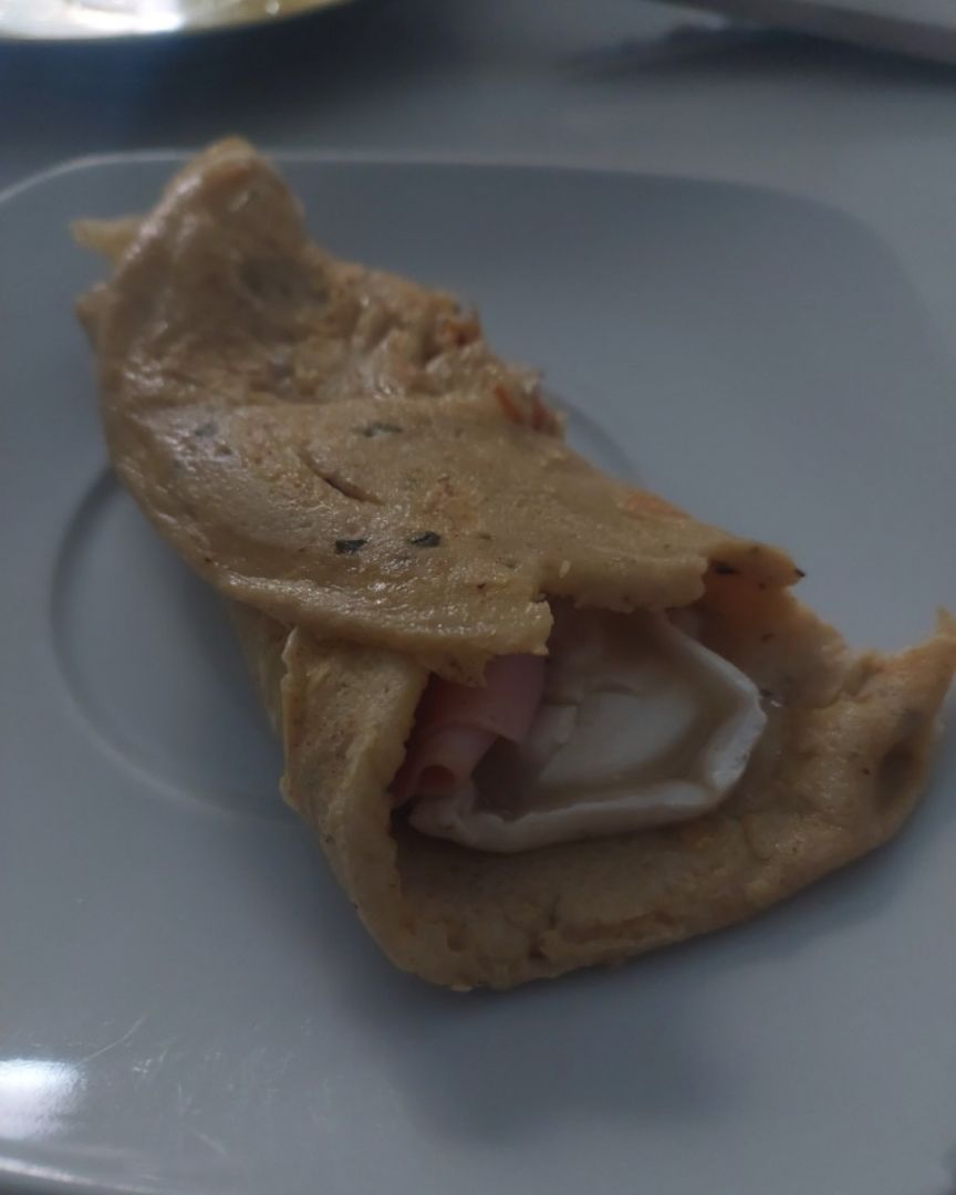 Crepes de avena con jamón cocido y queso de cabra Crepes de avena con jamón cocido y queso de cabra