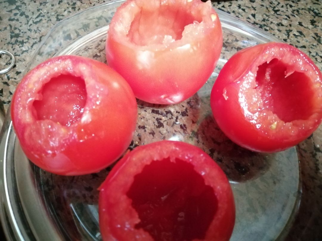 Tomates rellenos de pisto, carne y arroz Paso 0 Tomates rellenos de pisto, carne y arroz Paso 0